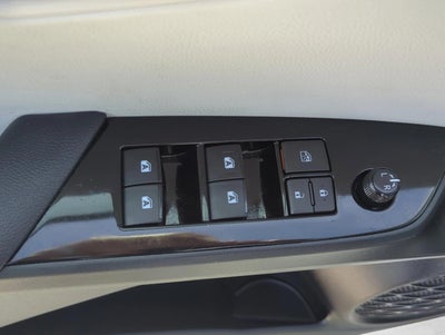 2018 Toyota Prius Three (Natl)