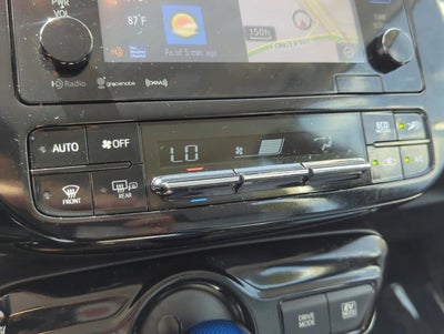 2018 Toyota Prius Three (Natl)