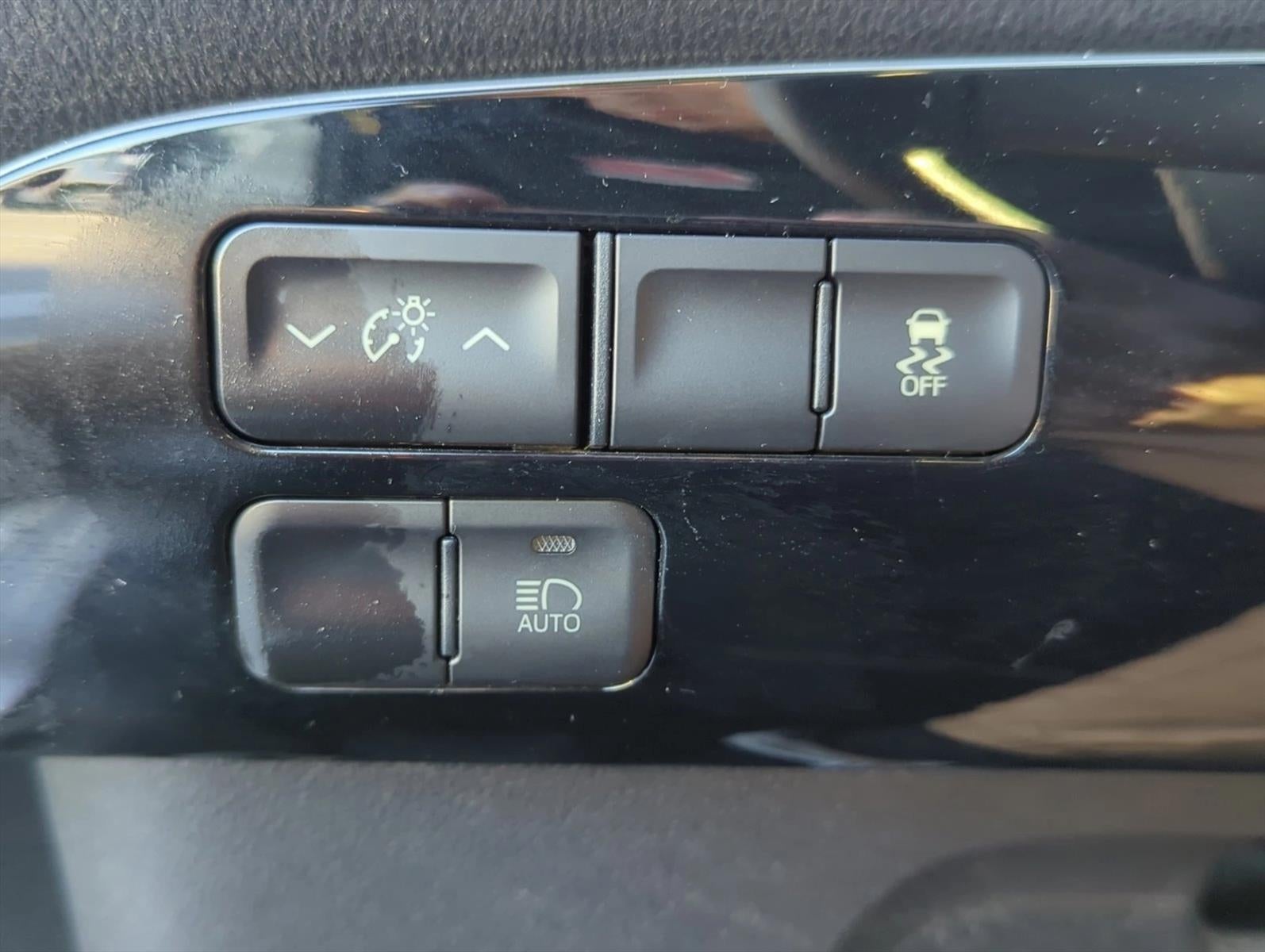 2017 Toyota Prius Two (SE)