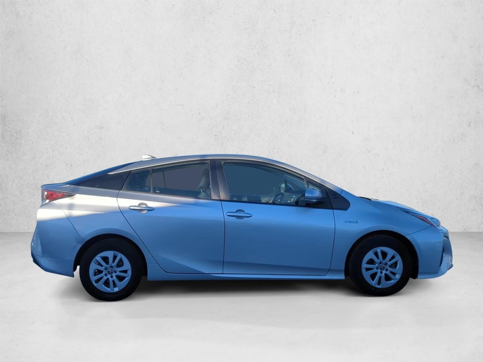 2017 Toyota Prius Two (SE)