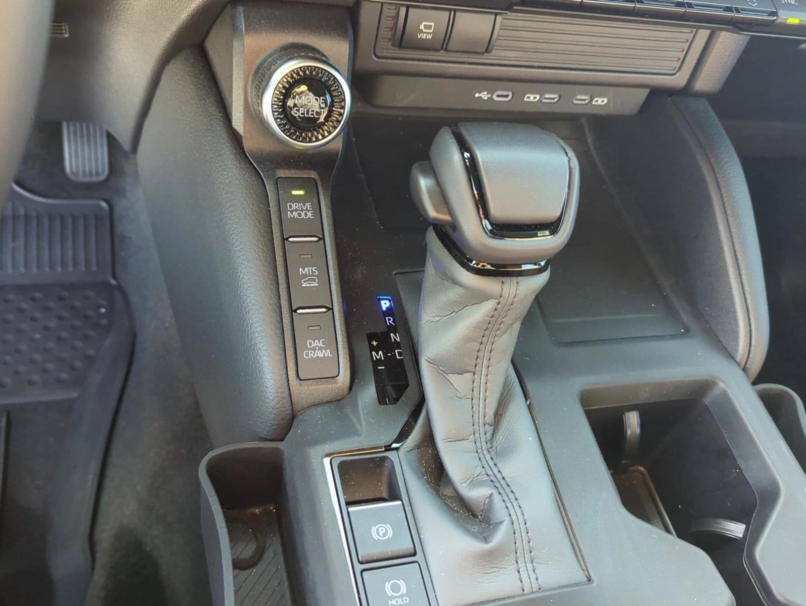 2025 Toyota Land Cruiser 4WD (GS)