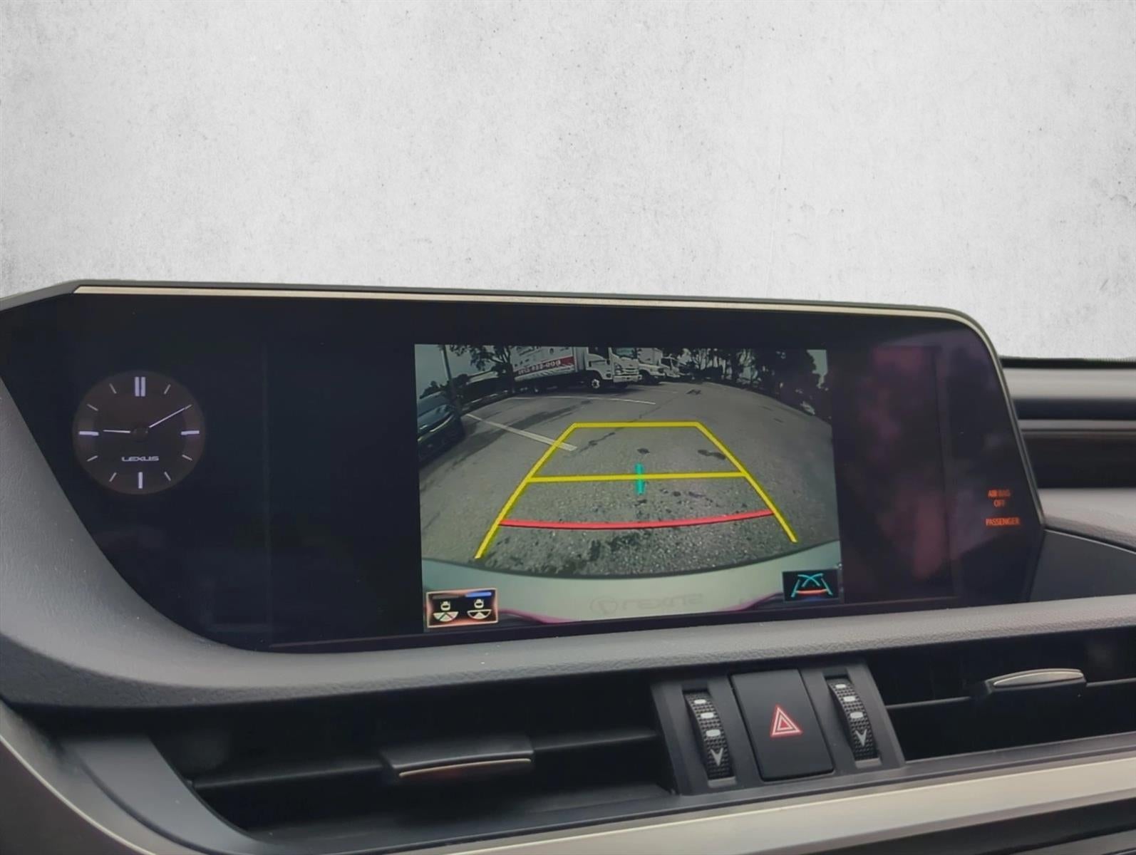 2019 Lexus ES 300h Luxury FWD