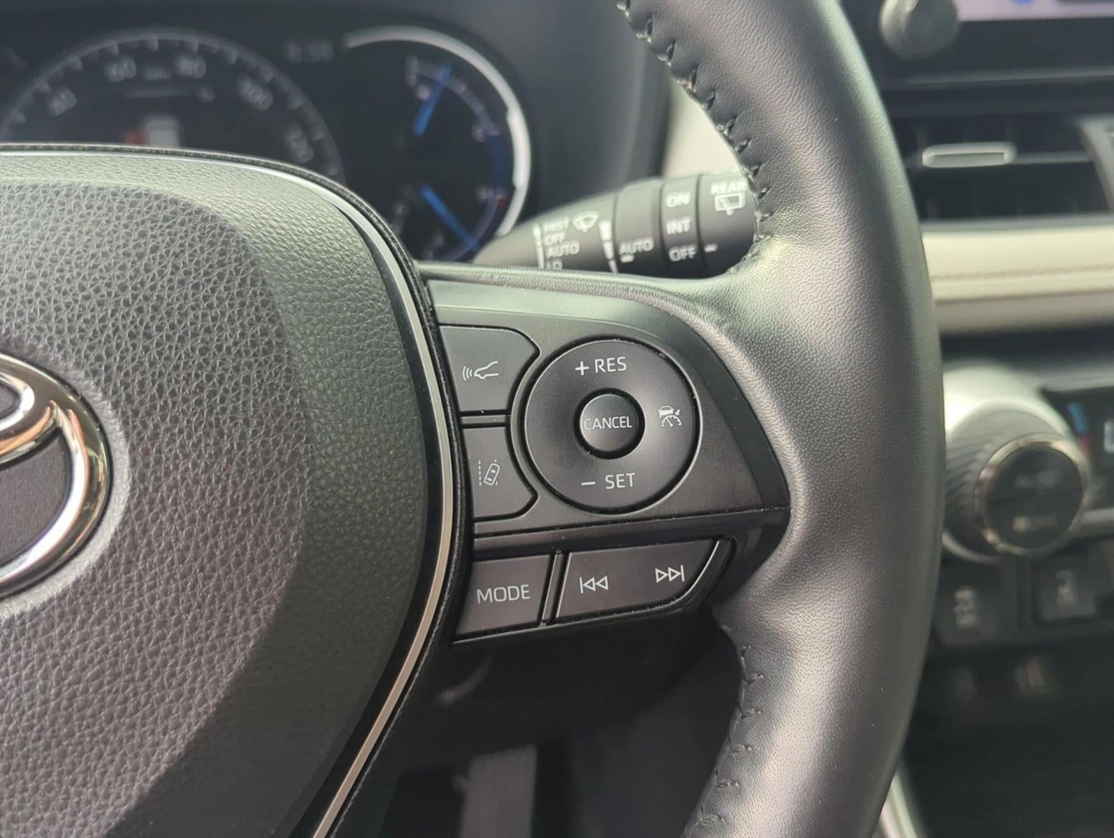 2023 Toyota RAV4 Hybrid XLE Premium AWD (Natl)