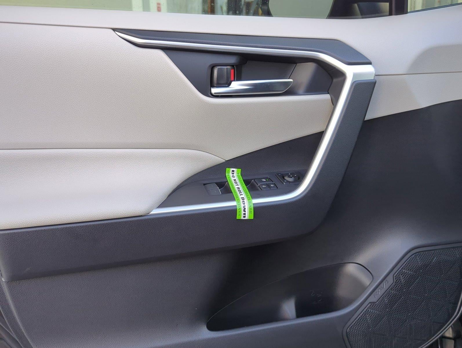 2025 Toyota RAV4 Hybrid XLE AWD (Natl)