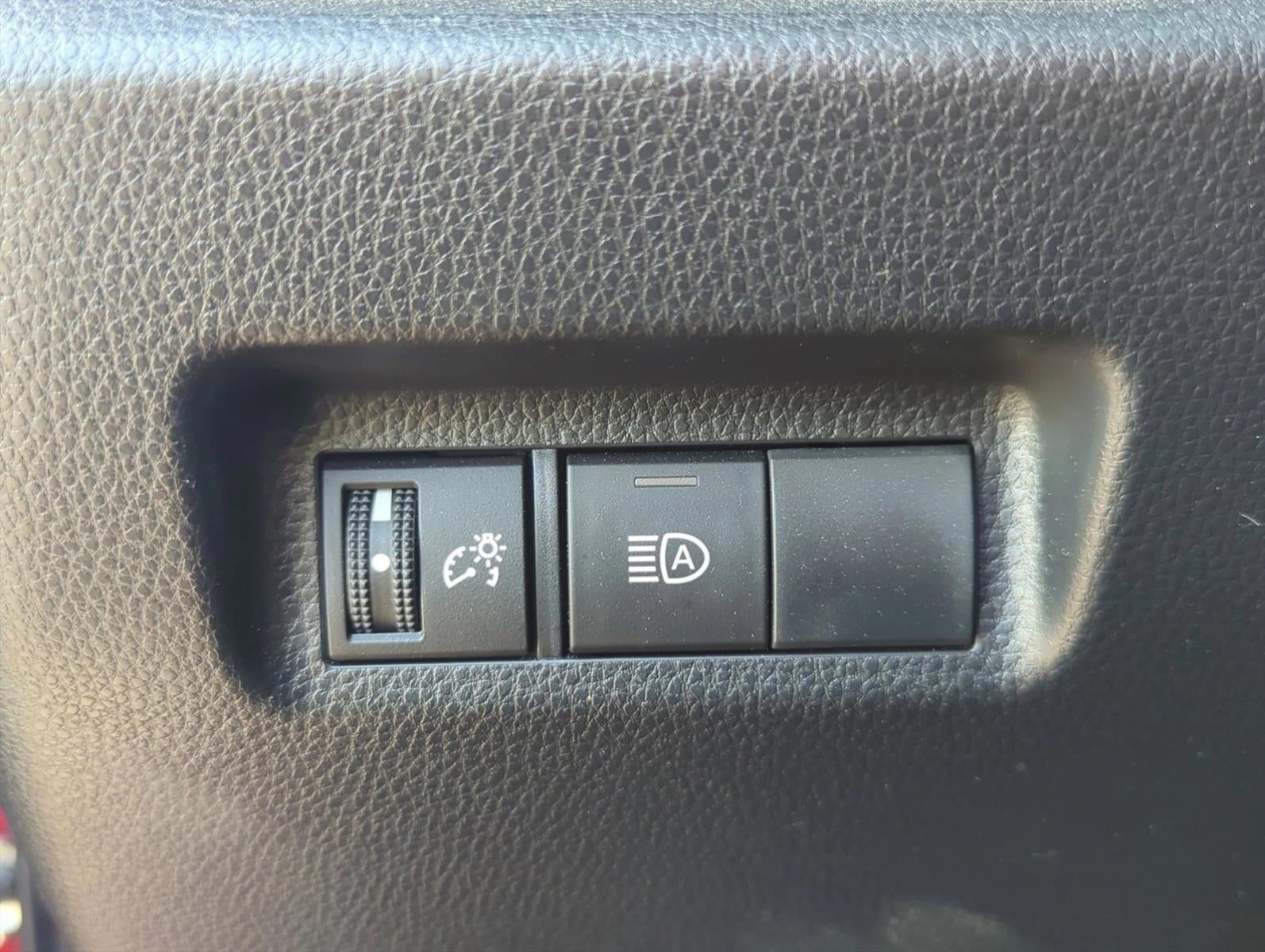 2025 Toyota RAV4 Hybrid XLE AWD (Natl)