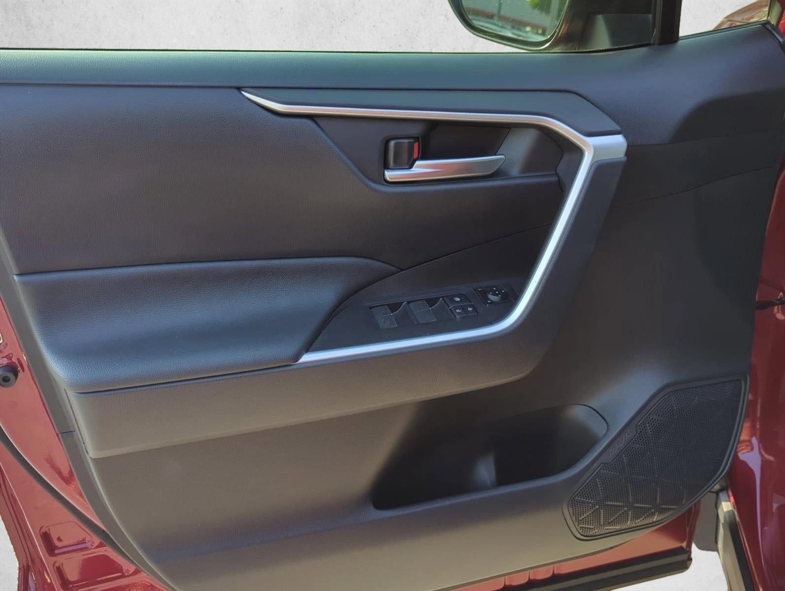 2025 Toyota RAV4 Hybrid XLE AWD (Natl)
