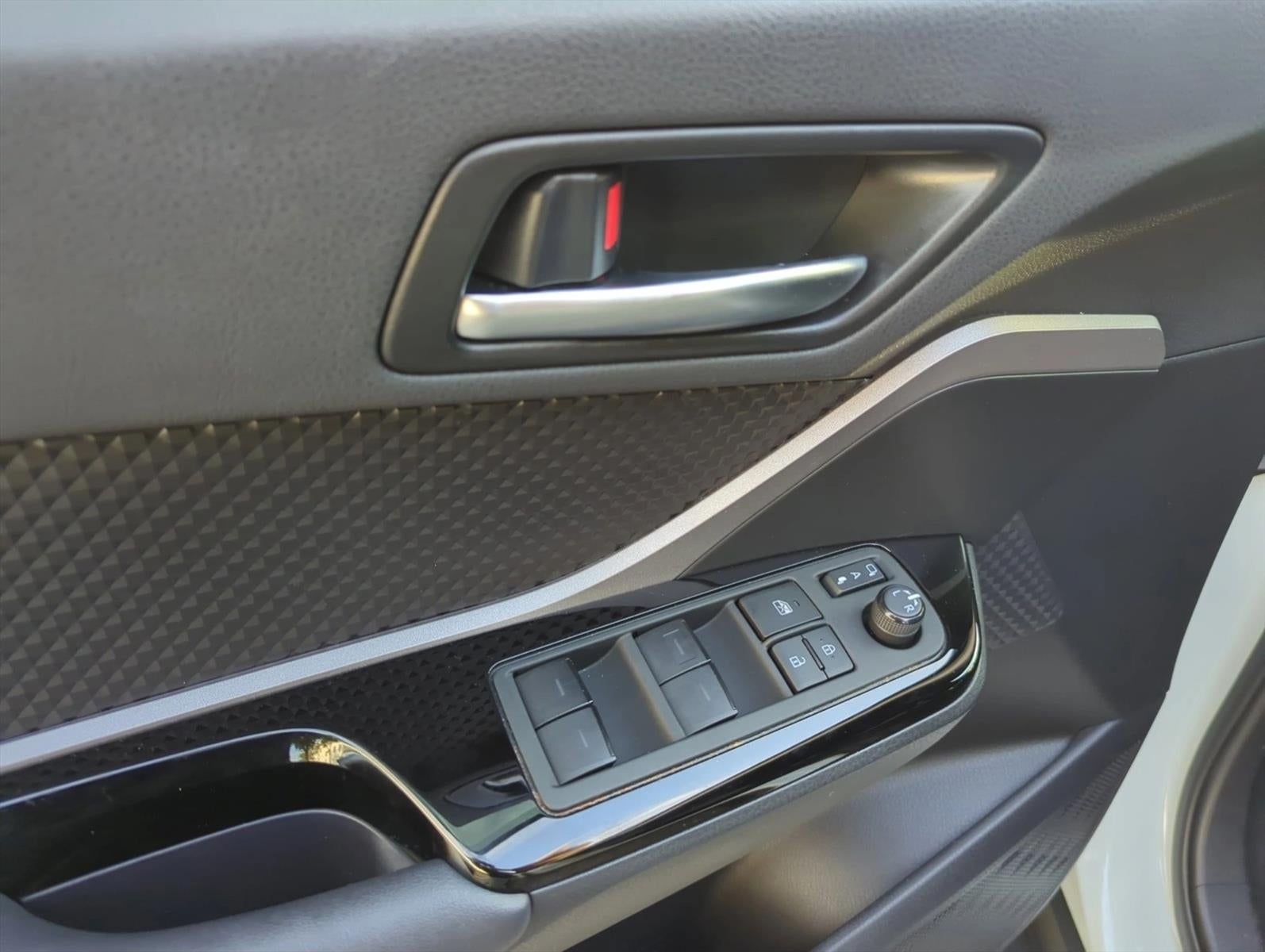 2022 Toyota C-HR Nightshade FWD (Natl)