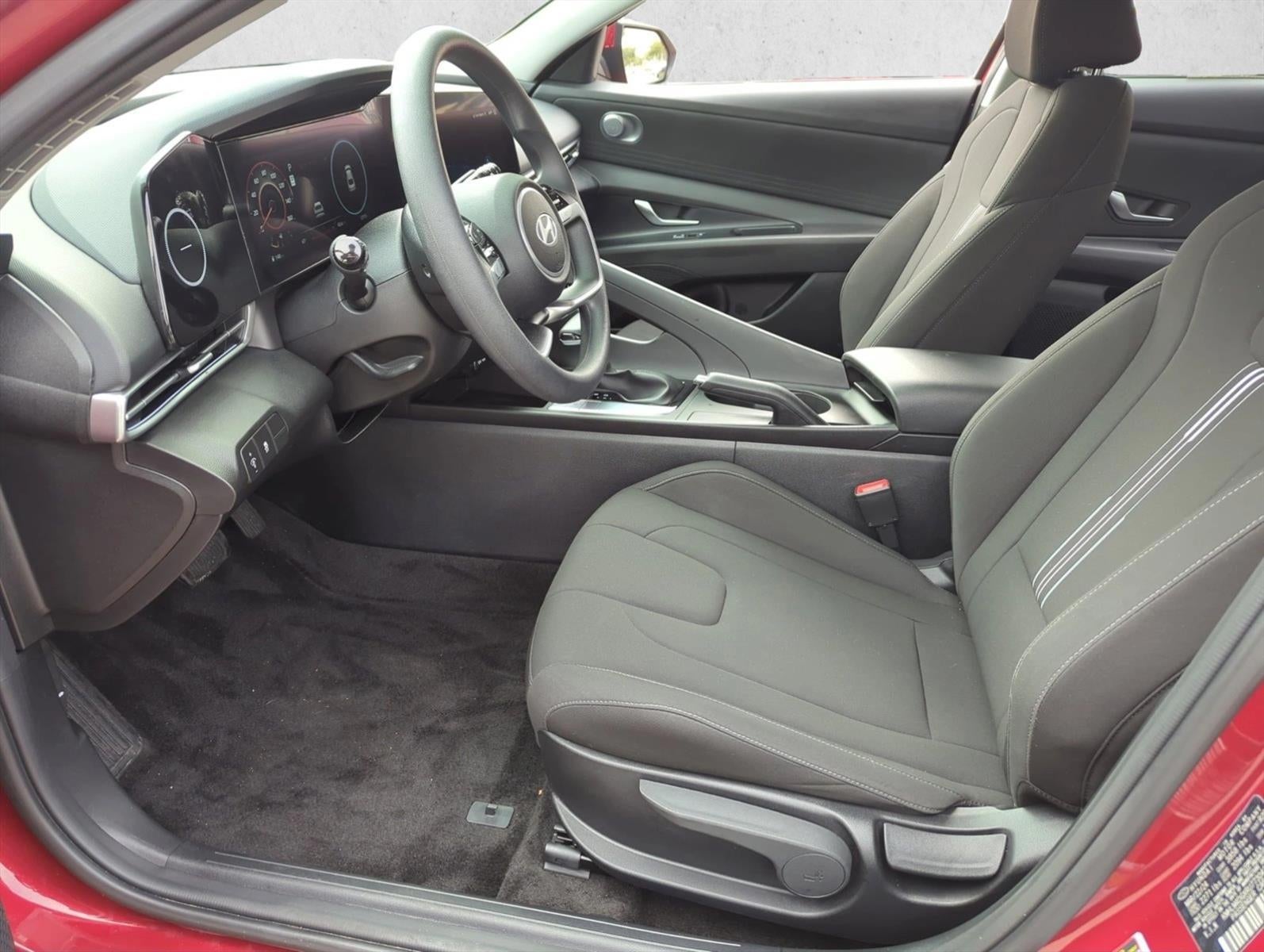 2024 Hyundai ELANTRA SEL IVT