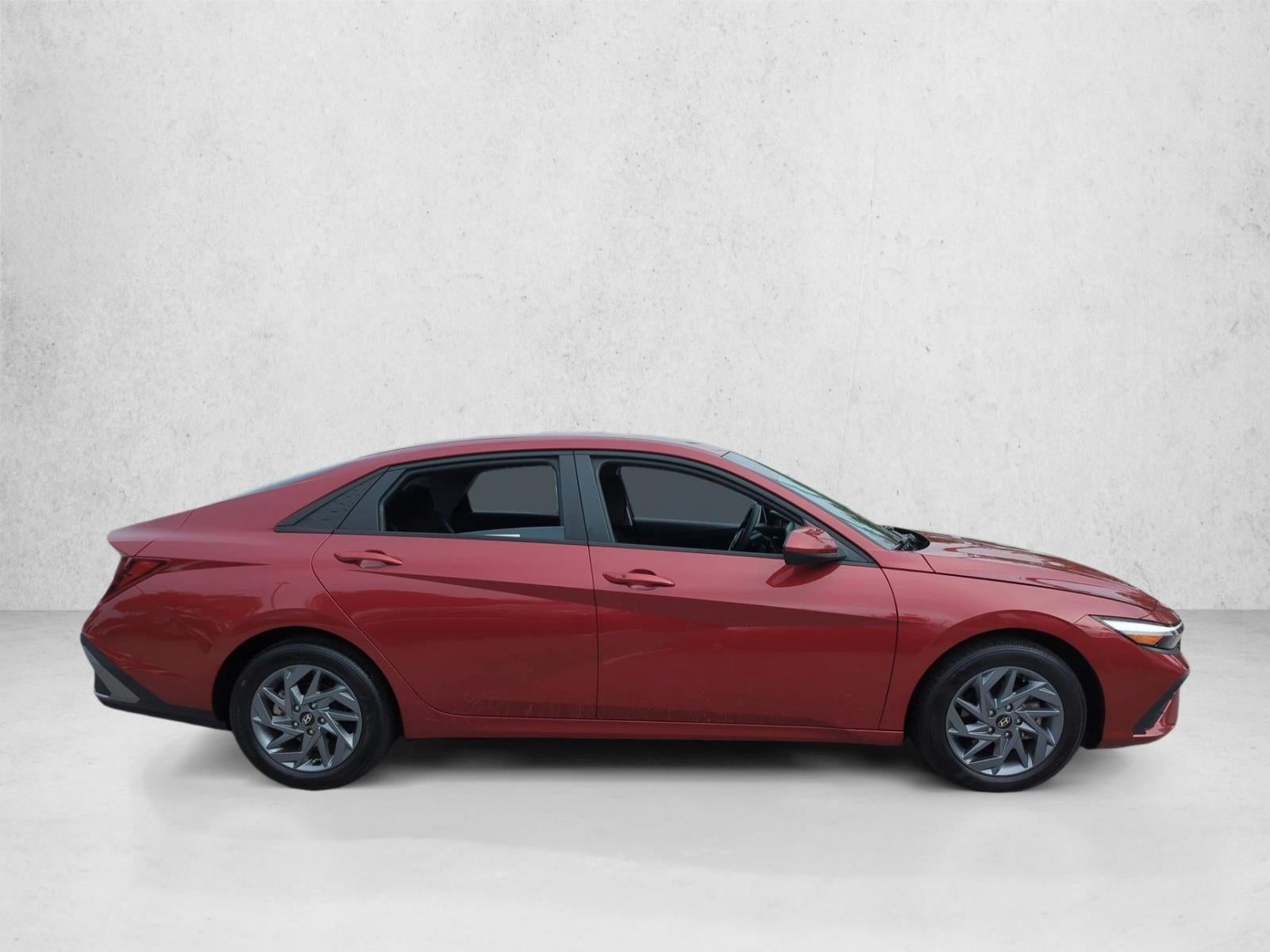 2024 Hyundai ELANTRA SEL IVT