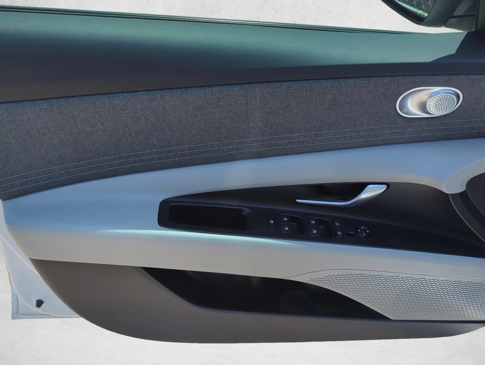 2024 Hyundai ELANTRA Limited IVT
