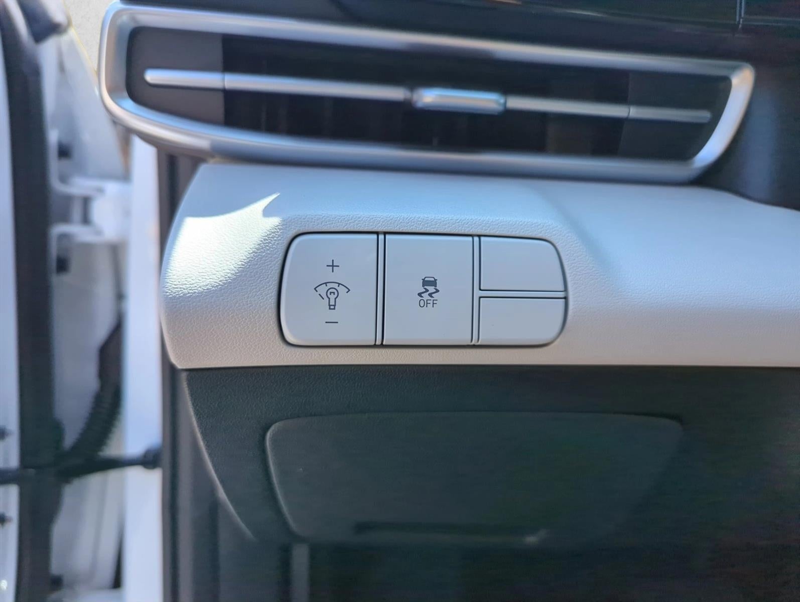 2024 Hyundai ELANTRA Limited IVT