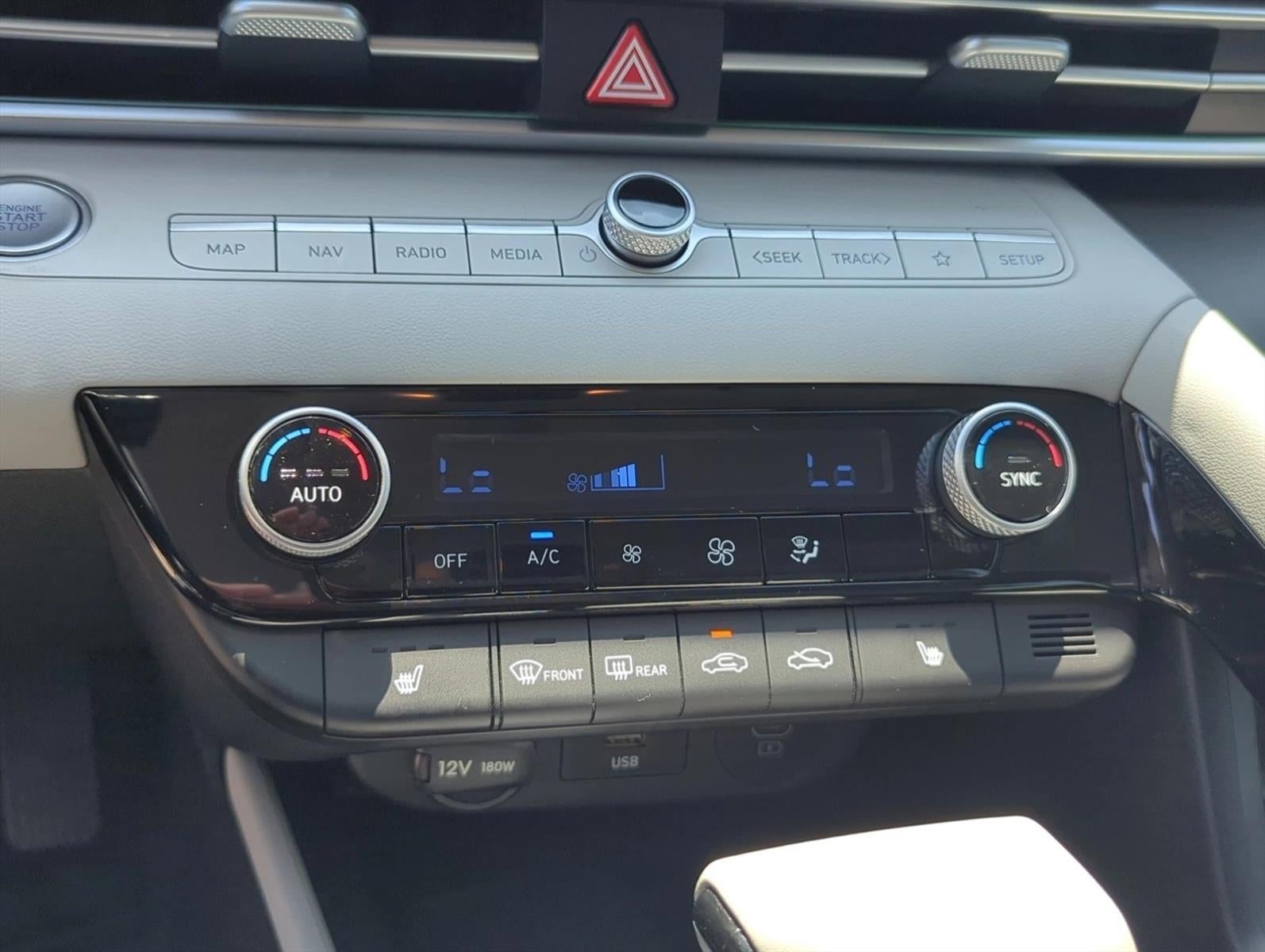2024 Hyundai ELANTRA Limited IVT