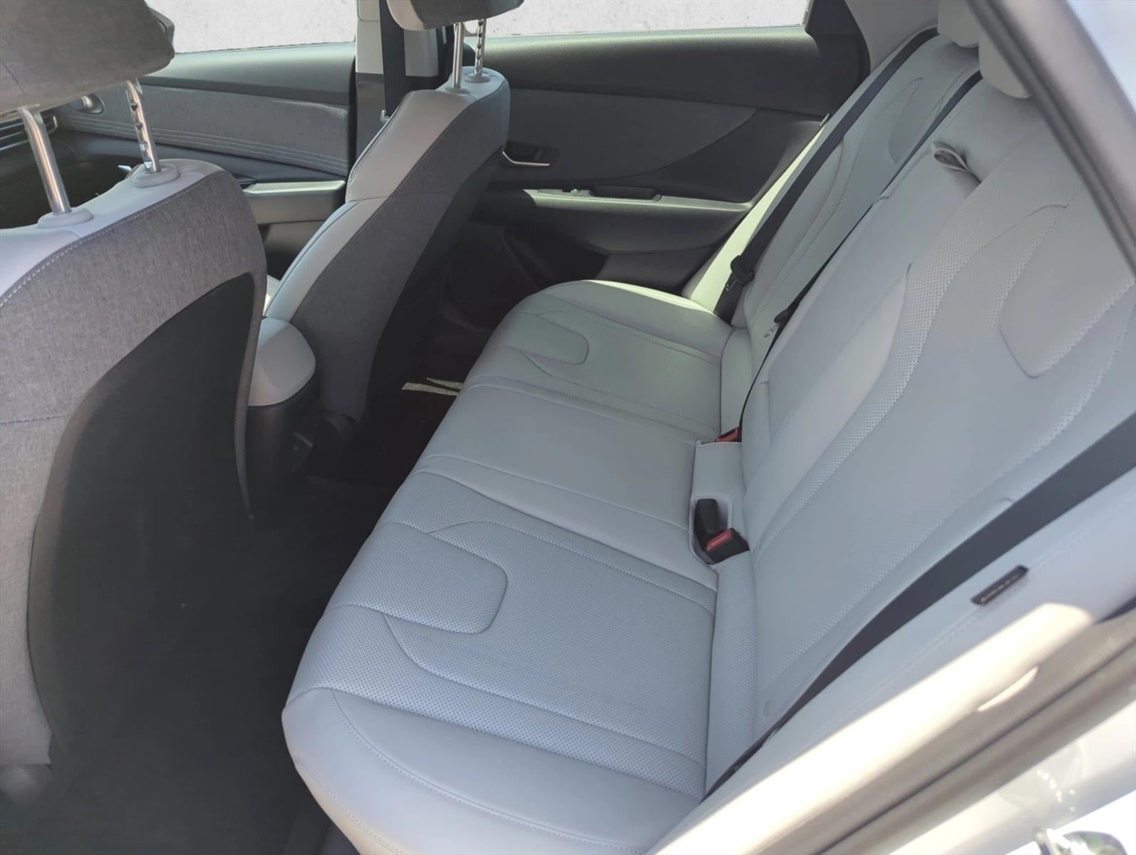 2024 Hyundai ELANTRA Limited IVT