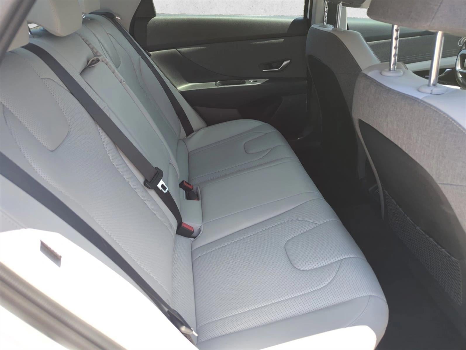 2024 Hyundai ELANTRA Limited IVT