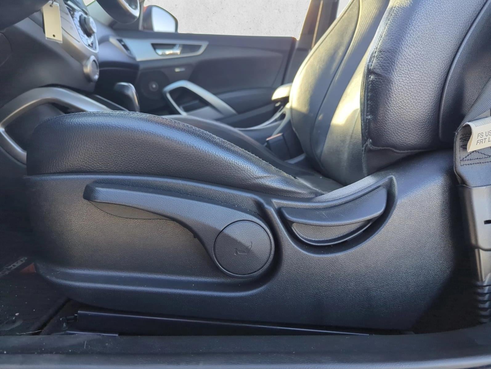 2015 Hyundai VELOSTER 3dr Cpe Auto RE:FLEX w/Black Int