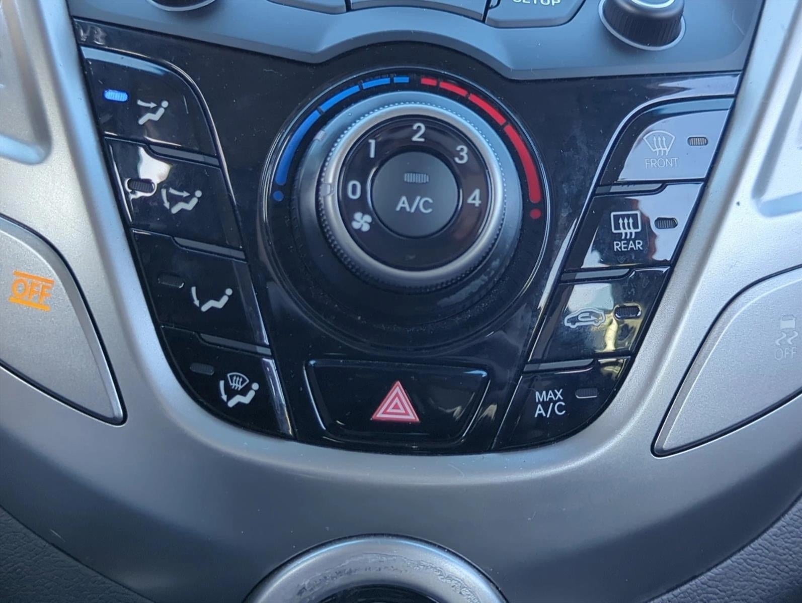 2015 Hyundai VELOSTER 3dr Cpe Auto RE:FLEX w/Black Int