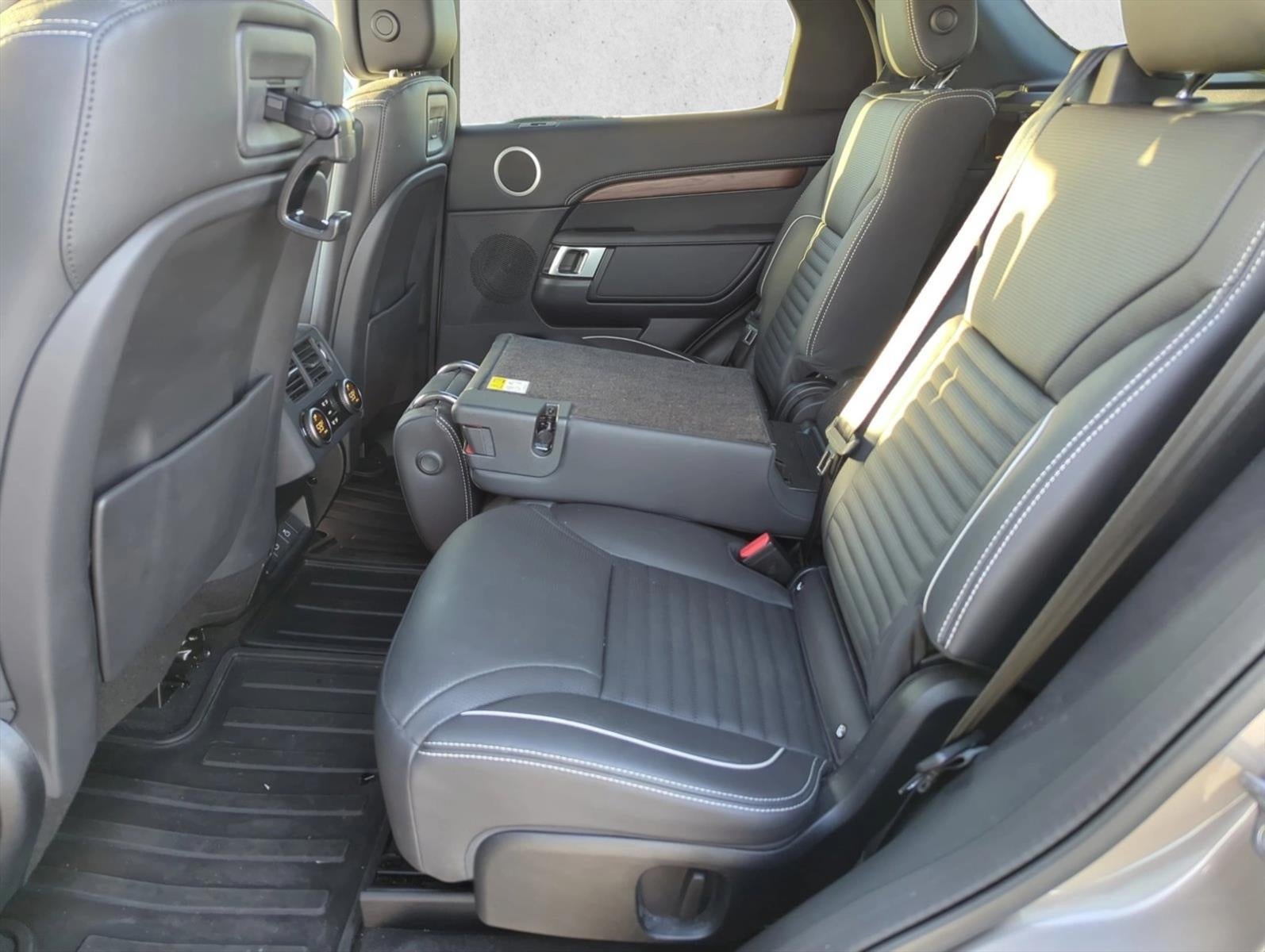 2024 Land Rover Discovery P360 Dynamic SE