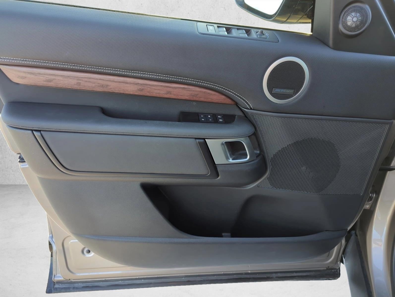 2024 Land Rover Discovery P360 Dynamic SE