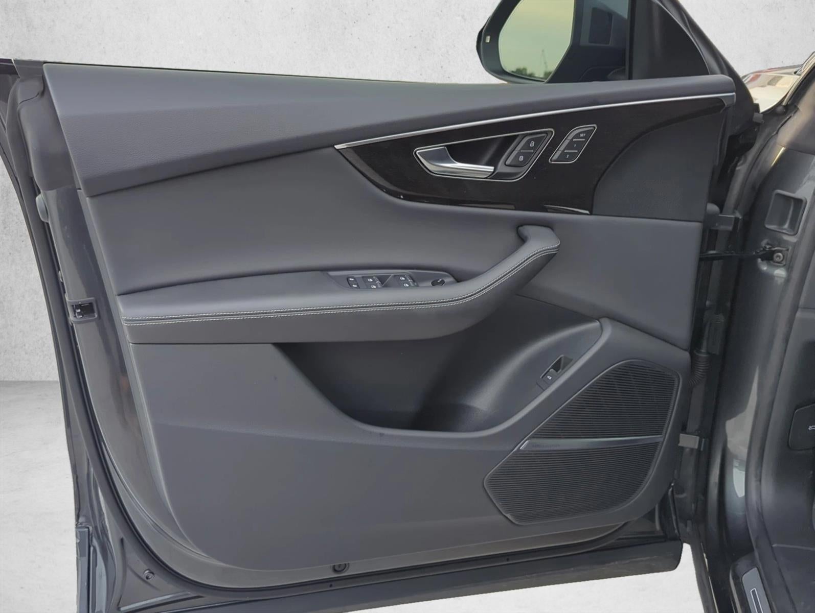2023 Audi Q8 Premium Plus 55 TFSI quattro