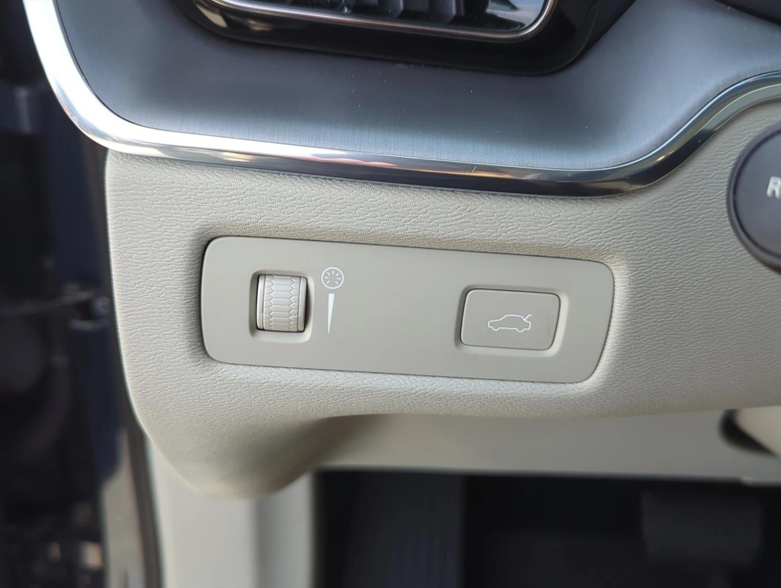 2020 Volvo XC60 T5 FWD Momentum