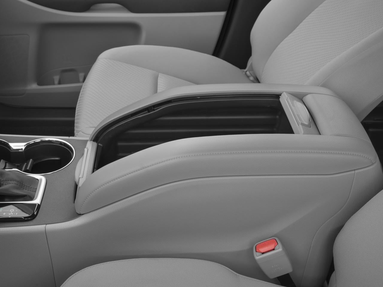 2017 Toyota Highlander LE I4 FWD (Natl)