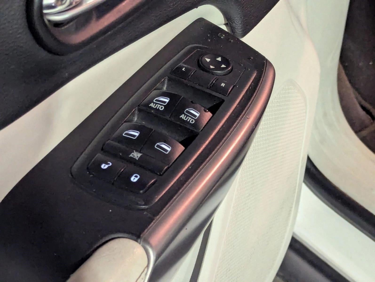 2019 Jeep Cherokee Limited FWD