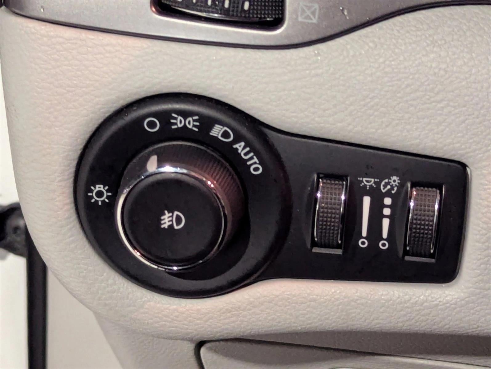 2019 Jeep Cherokee Limited FWD