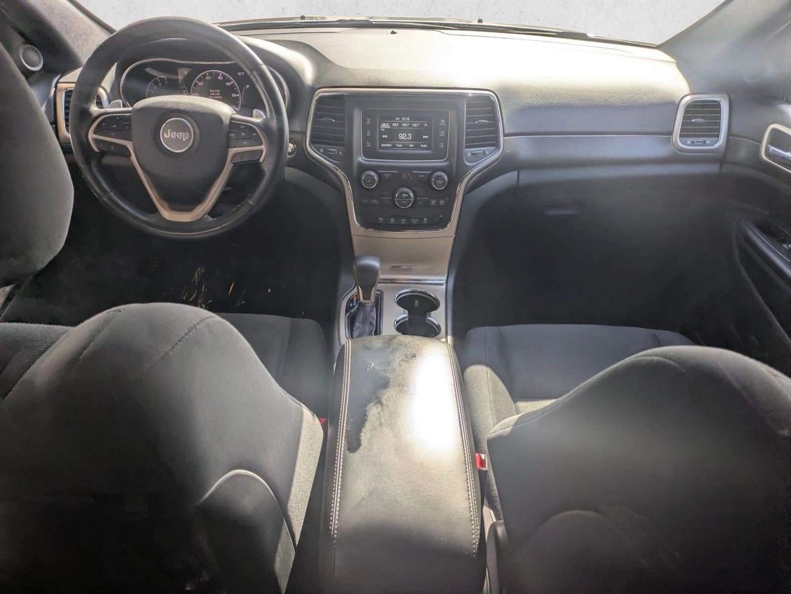 2017 Jeep Grand Cherokee Laredo 4x2