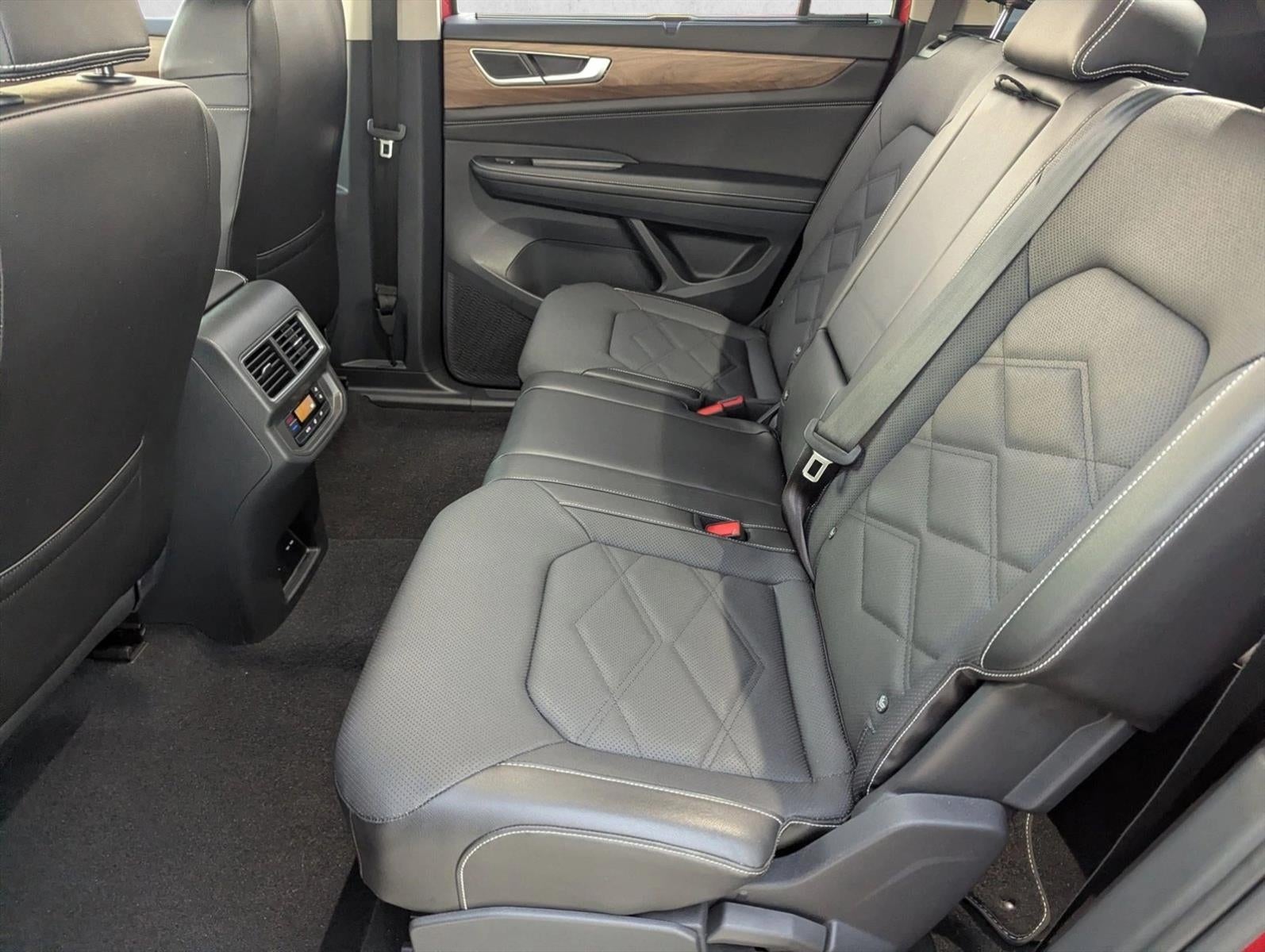 2024 Volkswagen Atlas 2.0T SE w/Technology FWD