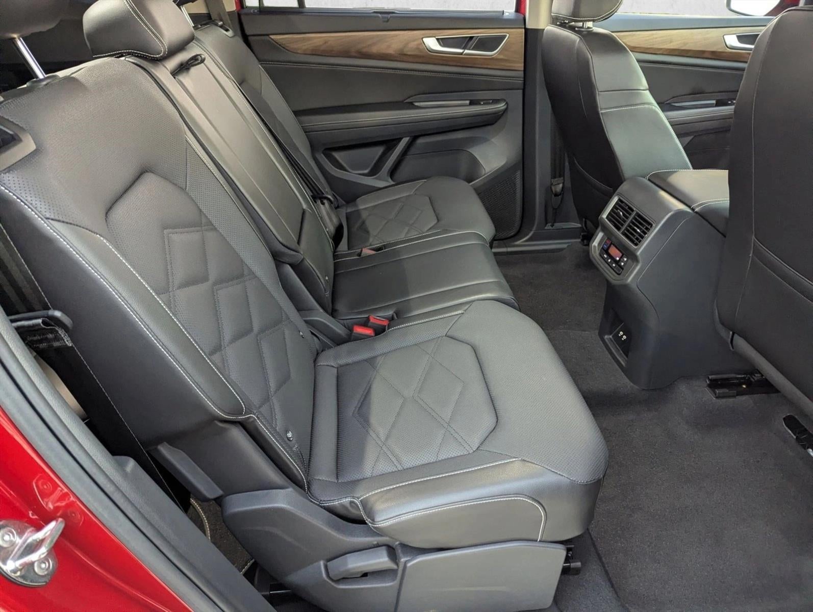 2024 Volkswagen Atlas 2.0T SE w/Technology FWD