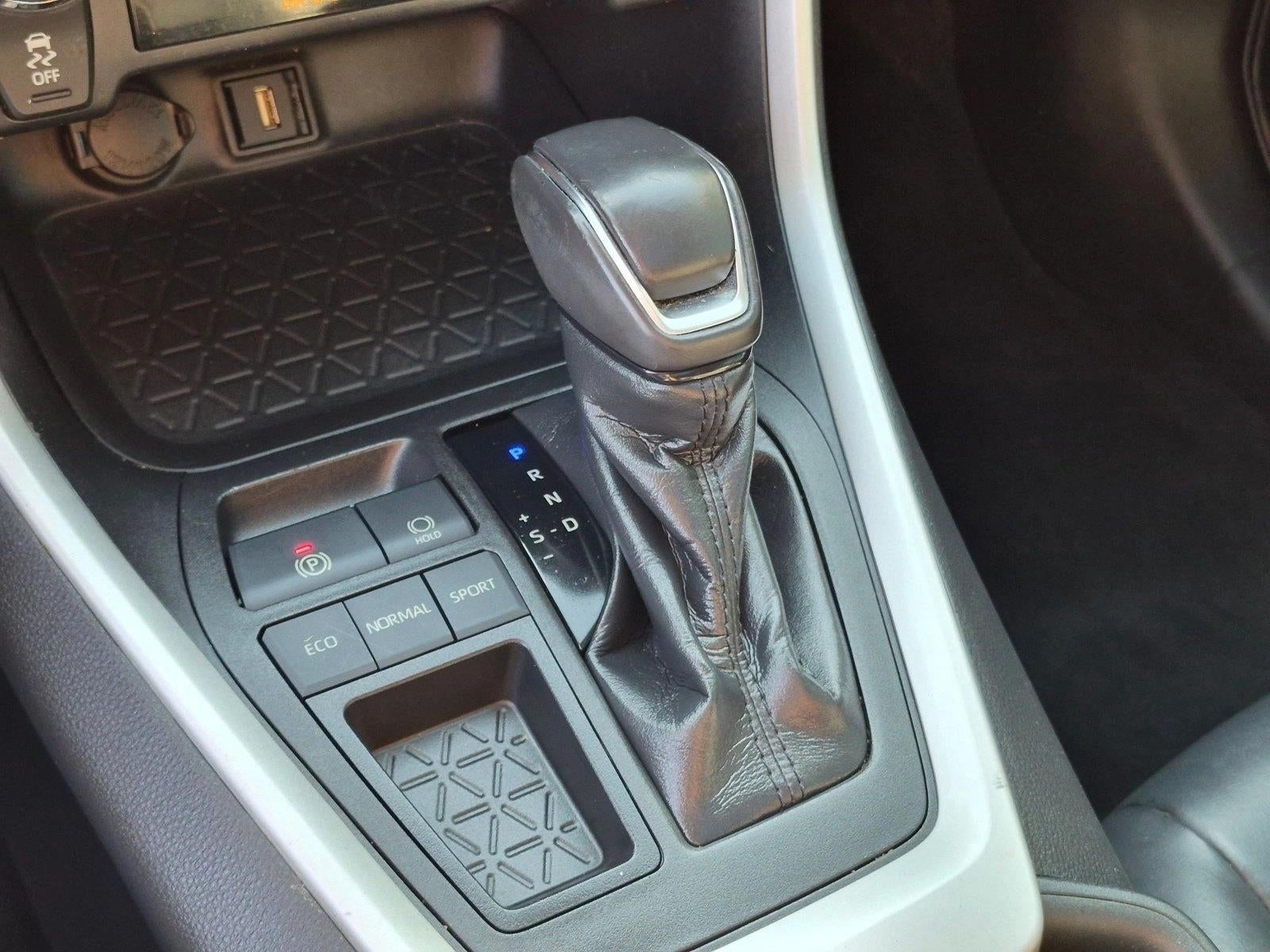 2020 Toyota RAV4 XLE Premium FWD (Natl)