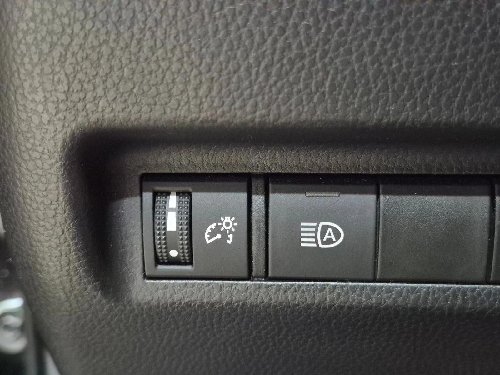 2021 Toyota RAV4 XLE Premium FWD (Natl)