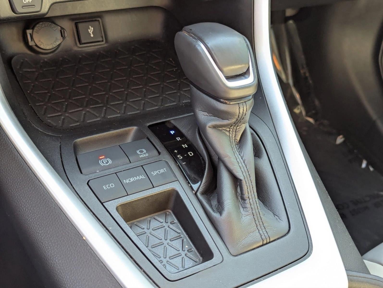 2020 Toyota RAV4 XLE Premium FWD (Natl)