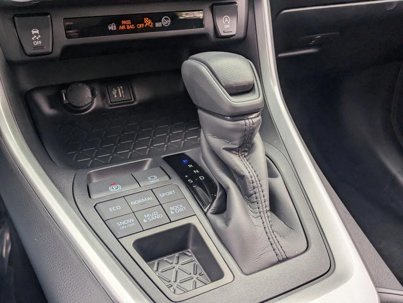 2025 Toyota RAV4 LE AWD (Natl)