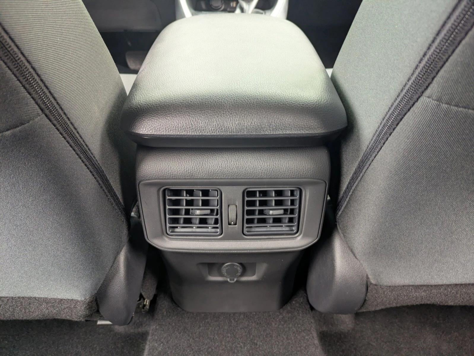 2025 Toyota RAV4 LE AWD (Natl)