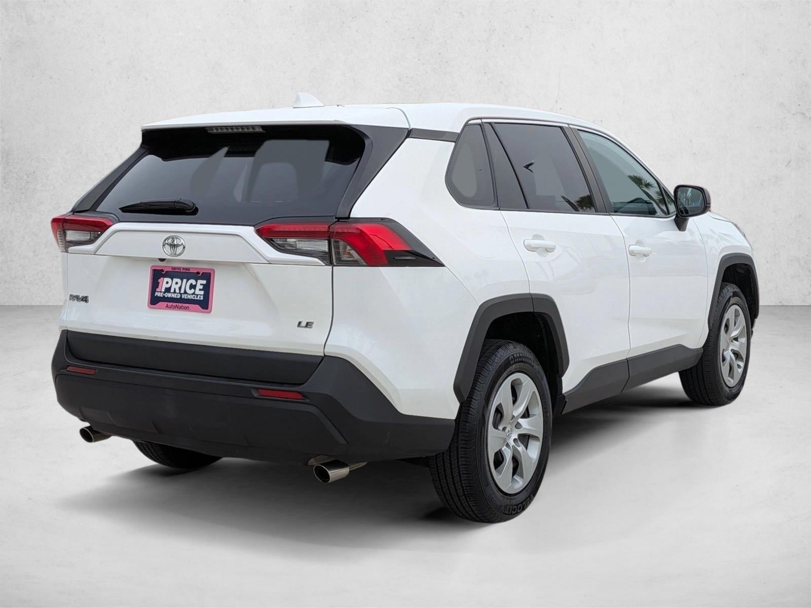 2022 Toyota RAV4 LE FWD (GS)