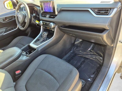 2024 Toyota RAV4 LE FWD (GS)