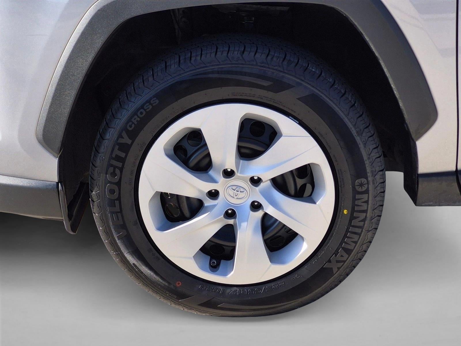 2024 Toyota RAV4 LE FWD (GS)