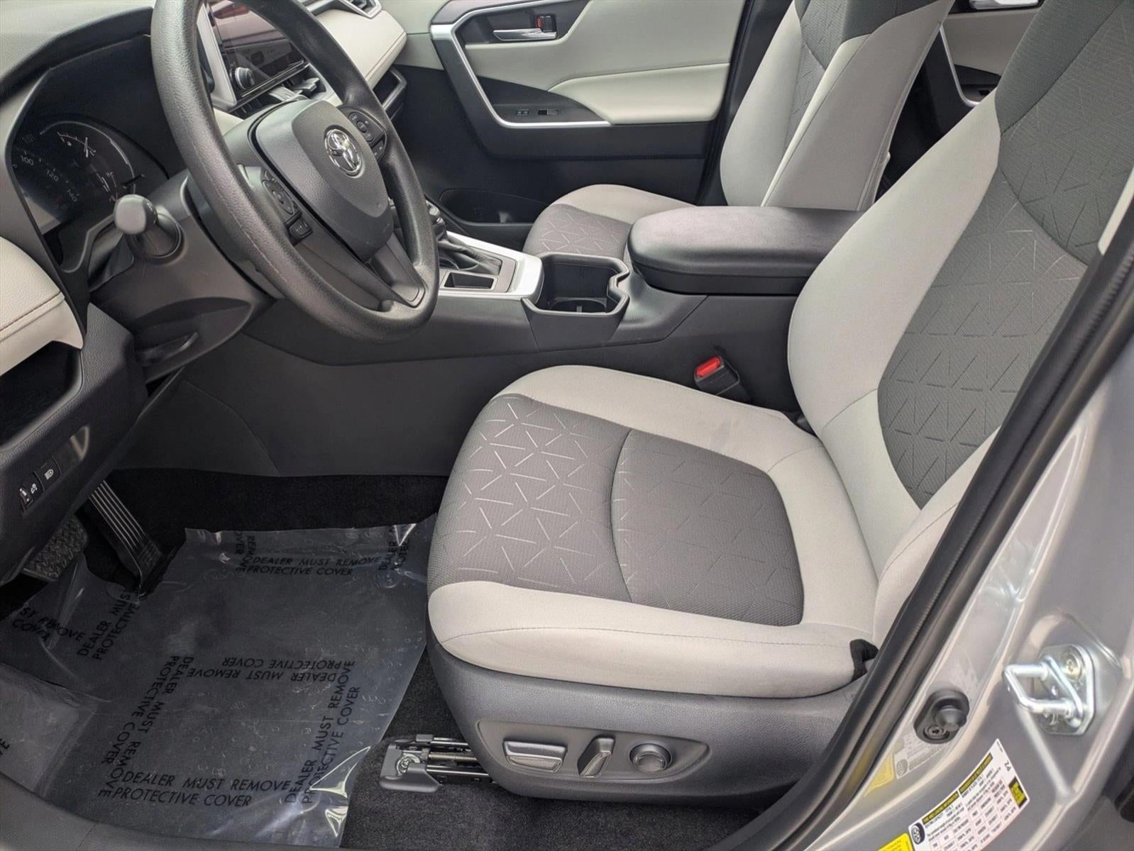 2025 Toyota RAV4 XLE FWD (GS)