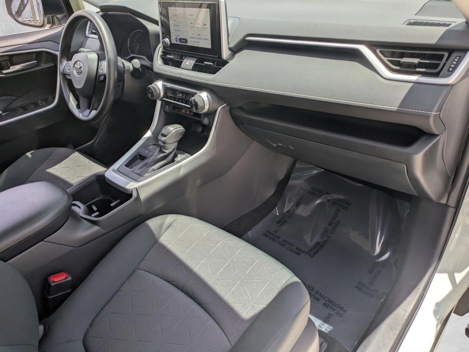 2025 Toyota RAV4 XLE FWD (GS)