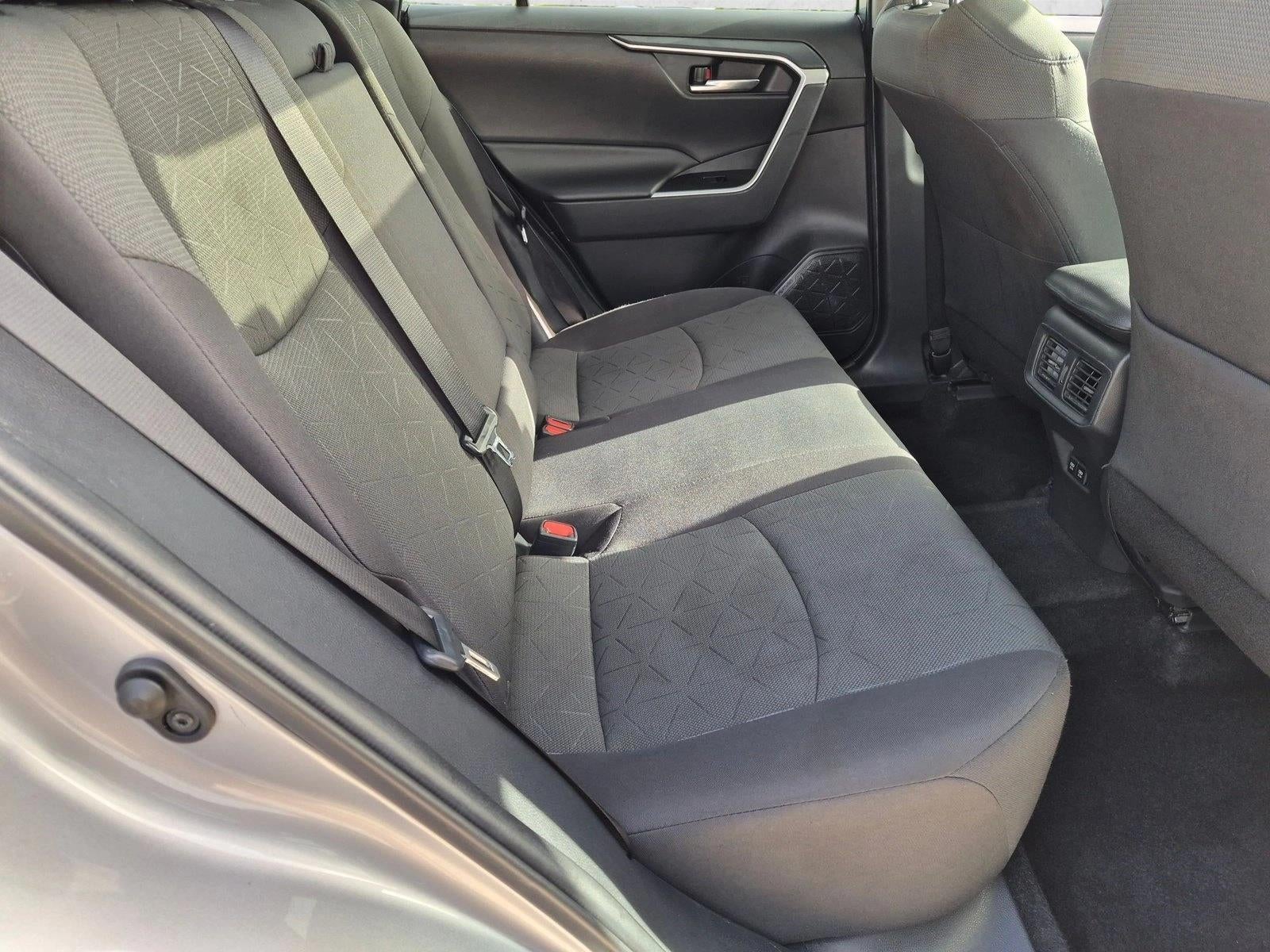 2021 Toyota RAV4 XLE FWD (GS)