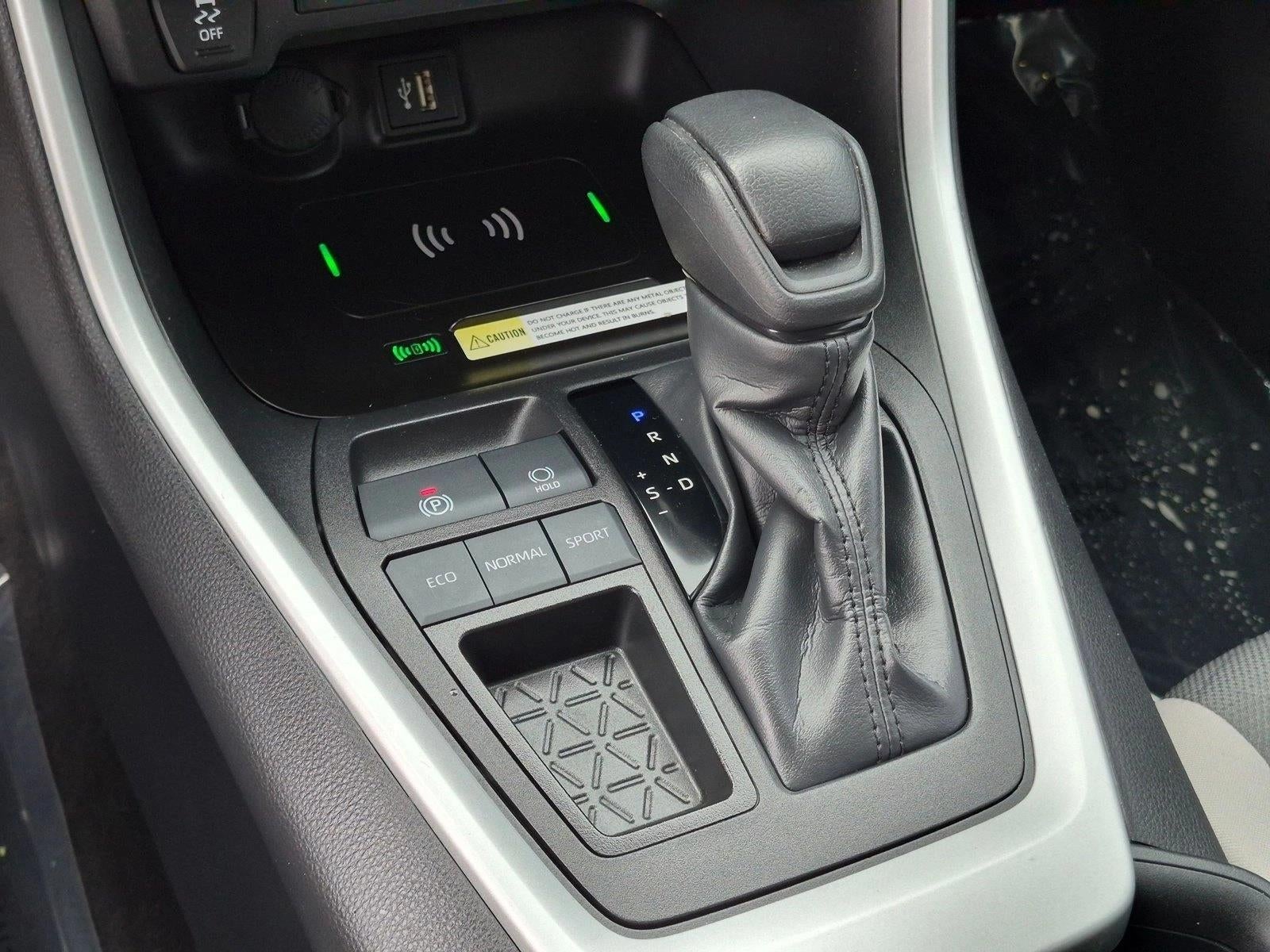 2024 Toyota RAV4 XLE FWD (Natl)