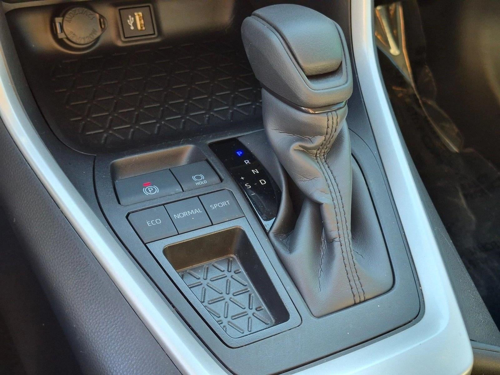 2025 Toyota RAV4 XLE FWD (Natl)