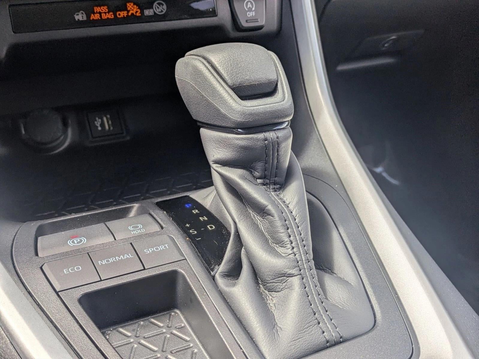 2025 Toyota RAV4 XLE FWD (GS)