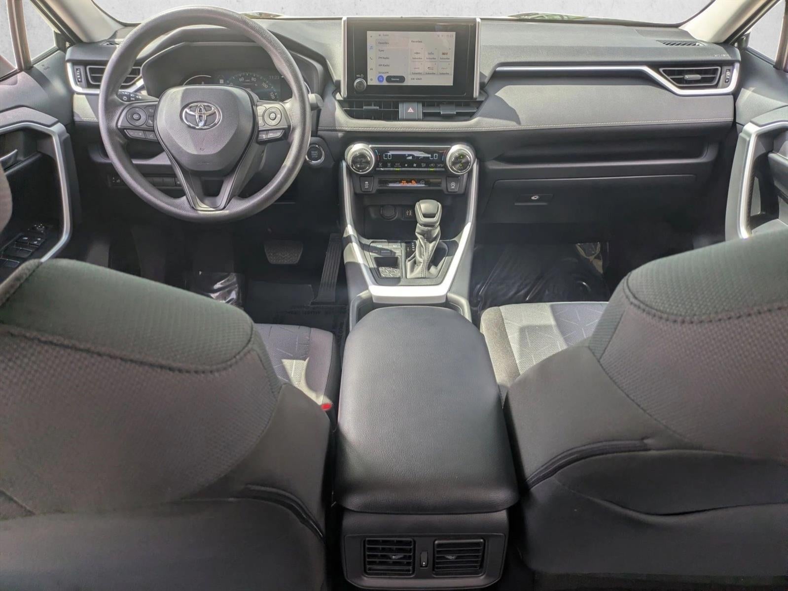 2025 Toyota RAV4 XLE FWD (GS)