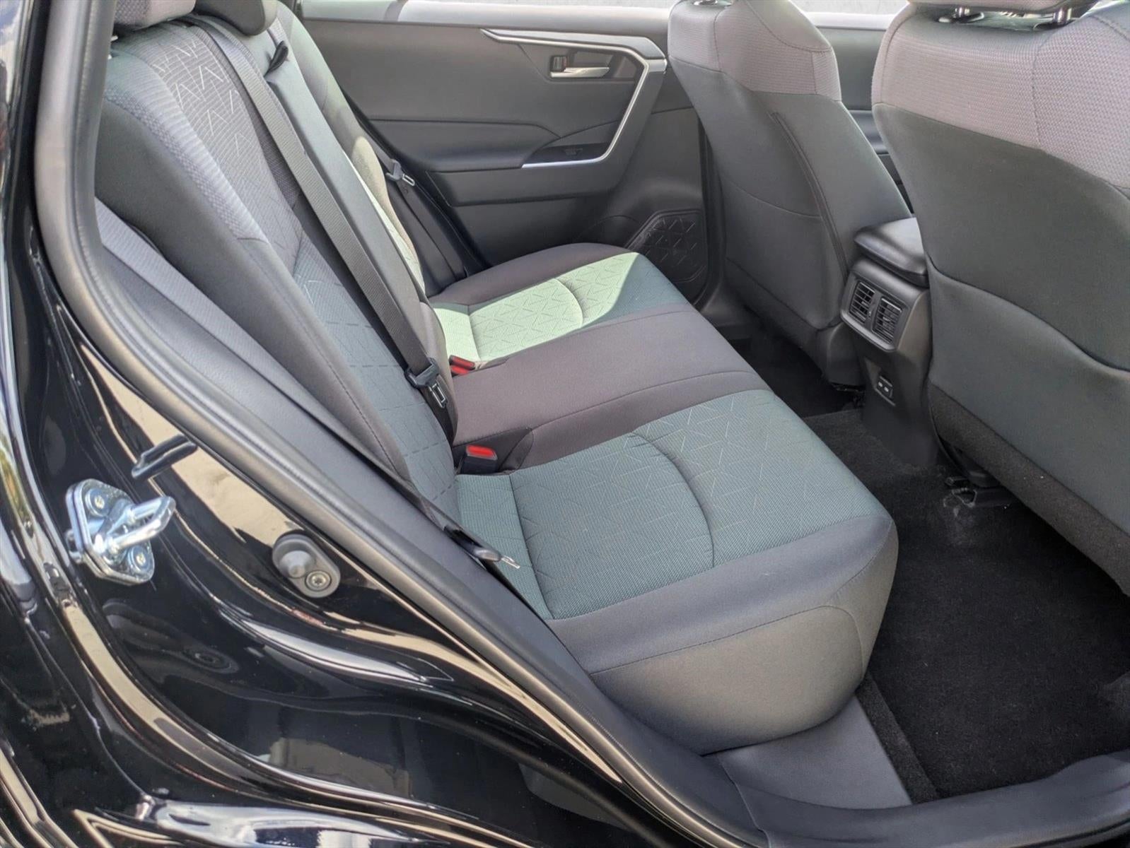 2025 Toyota RAV4 XLE FWD (GS)