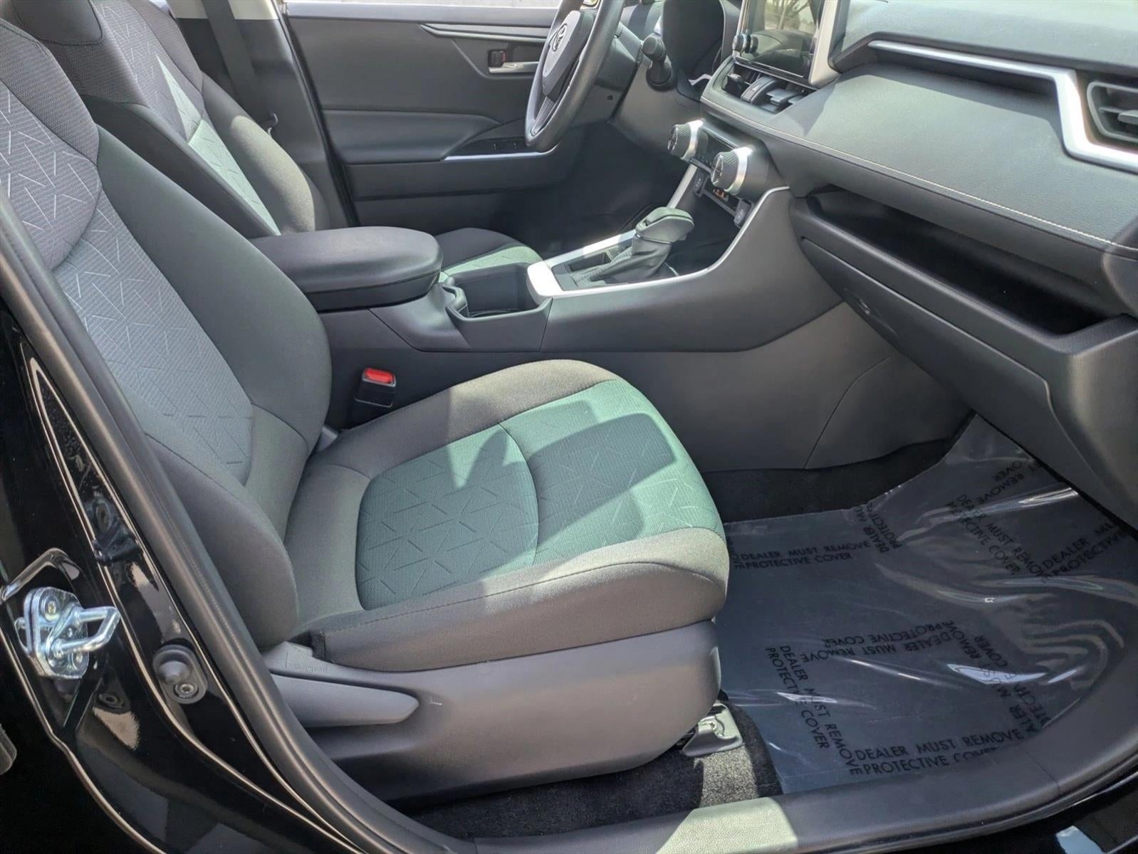 2025 Toyota RAV4 XLE FWD (GS)