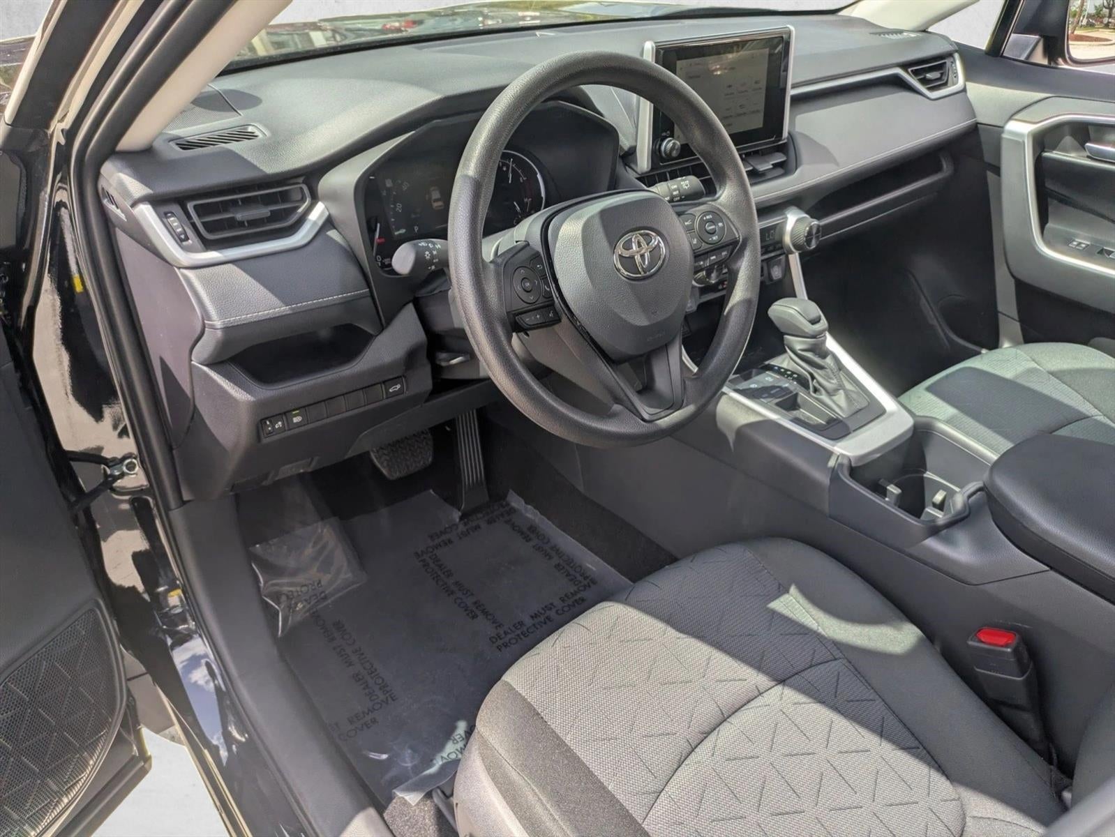 2025 Toyota RAV4 XLE FWD (GS)