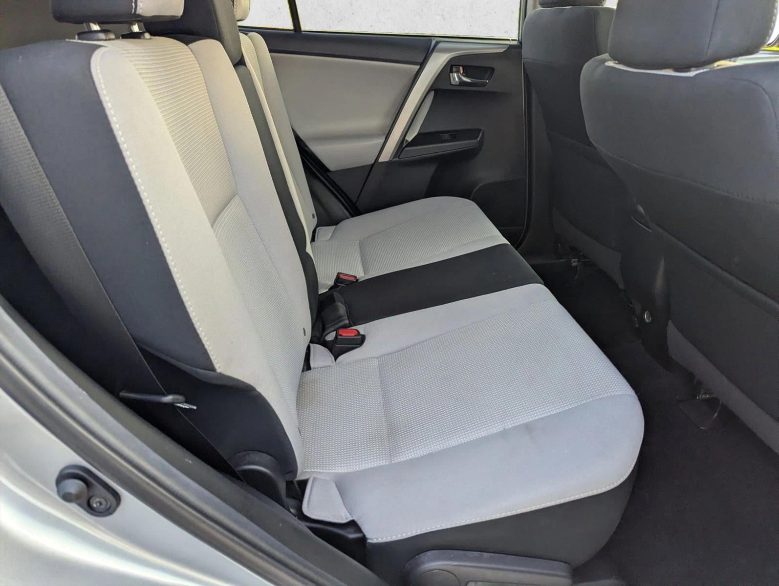 2018 Toyota RAV4 XLE FWD (GS)
