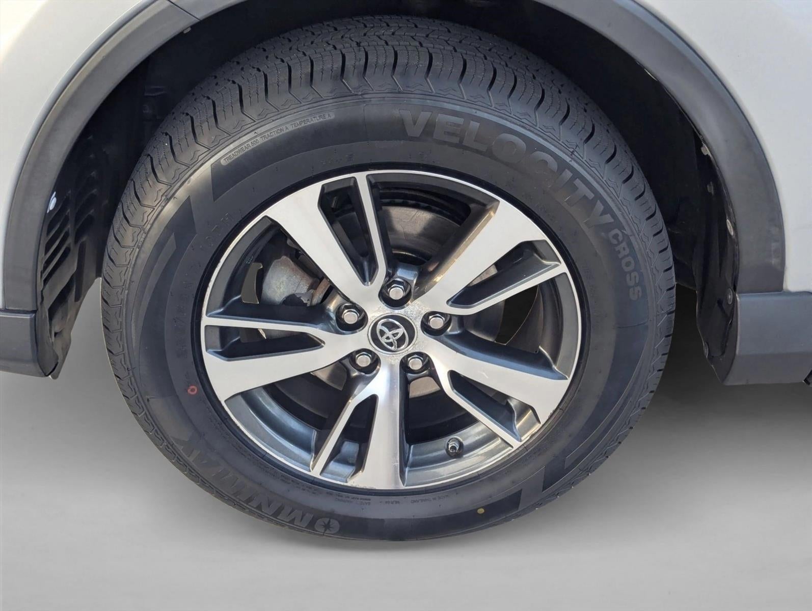 2018 Toyota RAV4 XLE FWD (GS)